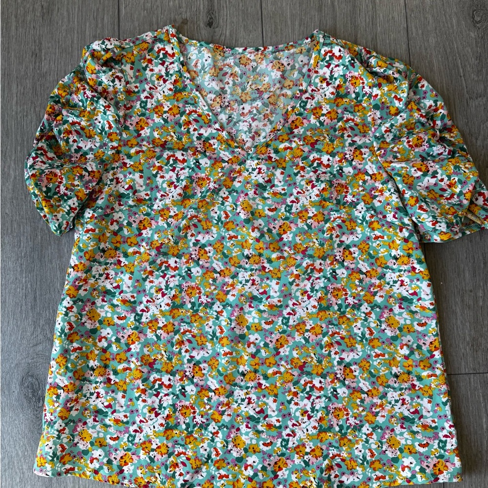 SHEIN Multicolor Floral V-Neck Short Sleeve Top